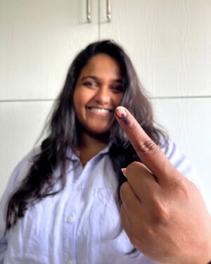 Vanita Kharat Instagram - मतदानाचा हक्क बजावा!
.
.
.
.
.
.
#voteforchange #mostimportantresponsibility 
#हक्क