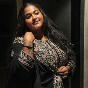 Vanita Kharat Instagram - कभी तो आसमाँ से चाँद उतरे जाम हो जाए,
तुम्हारे नाम की इक ख़ूब-सूरत शाम हो जाए😌

बशीर बद्र
.
.
.
.
📸 @cidramatic 😍