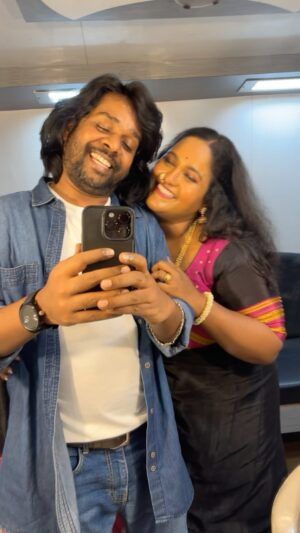 Vanita Kharat Instagram - With my partner @vanitakharat19 
#90sbollywood