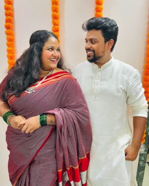Vanita Kharat Instagram - When “ बेसनाचा लाडू“ looking at me ♥️😍

.

.
#diwali2024 #festival #happiness #vibe #sumeetvani #sumeetvani❤️