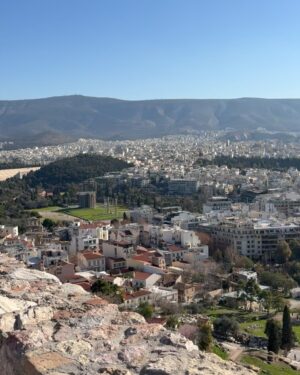 Vasiliki Andritsou Instagram - Βόλτα στην Ακρόπολη.. νιώθω σα να είμαι σπίτι μου, μου είπε η Ανθένια.. τι χαρά💖