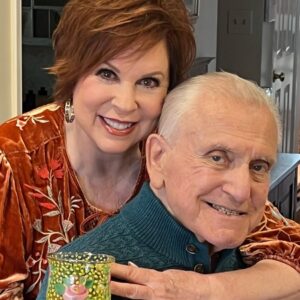 Vicki Lawrence Instagram - Today would have been our 50th wedding anniversary. I miss him so😢💕