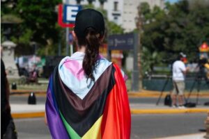 Victoria Onetto Instagram - 🏳️‍🌈🏳️‍⚧️ Desde cada rincón del país, la #MarchaDelOrgullo y la #MarchaAntifascista se manifiestan contra el odio, el ajuste y el negacionismo. 

Una convocatoria histórica y masiva colma las calles. Orgullo es lucha, memoria y futuro.

 ¡Ni un paso atrás! 💪🏽❤️🧡💛💚💙💜

@kicillofok @crisalvarezrod @lacorriente.ba
