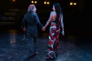 Victoria Onetto Instagram - “Quién soy yo – Filosofía clandestina”, de Fabián Vena, regresó al @t.auditorium con una función a sala llena. ✨ 

Una comedia fascinante, con una brillante dirección del propio @fabianvenaestudio y música original que atraviesa toda la obra. 🎭🎶 

Sigamos disfrutando del teatro en Mar del Plata .
Conocé todos los espectáculos para que disfrutes esta temporada en el link de mi bio.

¡Te esperamos! 🌊

#LaFelicidadDeCompartir #Verano2025 #MarDelPlata #BuenoBonitoBonaerense #80A

@kicillofok @provinciaba @crisalvarezrod @jesil_rey @buenosairescultura @fsaintout