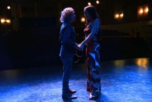 Victoria Onetto Instagram - “Quién soy yo – Filosofía clandestina”, de Fabián Vena, regresó al @t.auditorium con una función a sala llena. ✨ 

Una comedia fascinante, con una brillante dirección del propio @fabianvenaestudio y música original que atraviesa toda la obra. 🎭🎶 

Sigamos disfrutando del teatro en Mar del Plata .
Conocé todos los espectáculos para que disfrutes esta temporada en el link de mi bio.

¡Te esperamos! 🌊

#LaFelicidadDeCompartir #Verano2025 #MarDelPlata #BuenoBonitoBonaerense #80A

@kicillofok @provinciaba @crisalvarezrod @jesil_rey @buenosairescultura @fsaintout