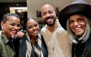 Victoria Rowell Instagram - @burkemgmt ⁦‪@scadshowatl ⁦‪@MrBradJames‬⁩ ⁦‪@HairyKneeCaps‬⁩ and our entire cast & crew… THANK YOU for a brilliant shoot and joyous packed screening last night w/the beautiful #KeishaKnightPulliam #atlanta 🎄🎄🎄✈️✈️✈️🎅🏾🎁