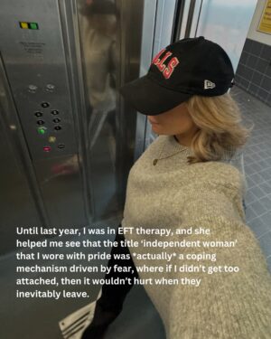 Victoria Spence Instagram - I share this knowing there are more of you out there who are too scared to love with your whole heart because you're scared of how much it will hurt if somebody breaks it. & I don't just mean partners, I means friendships and practically everyone you meet. 

& the truth is, people will do you wrong and break your heart, and leave when they promised they never would, but if you close your heart because you're scared of those people, you'll miss out on the ones who are here to stay. The ones who want to love you with their whole heart through the good, bad and the ugly.

Healing this part of me and learning to say I need people, has been a hard journey, but its been worth it🫶🏻 #avoidantattachment #engagement #love