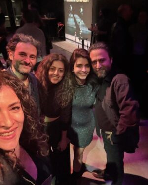 Vishka Asayesh Instagram - NYC Vibes 😎🤩
Under The Radar Theater Festival 
#newyork #theater #festival #actors #oldfriends #jazz #brooklynbridge