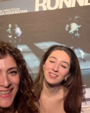 Vishka Asayesh Instagram - NYC Vibes 😎🤩
Under The Radar Theater Festival 
#newyork #theater #festival #actors #oldfriends #jazz #brooklynbridge