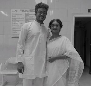 Vishnu Priya Instagram - #8 years 🧿 infinite memories 🫶🏻 one us 🫂🤍 
.
Ps: don’t miss the final picture 😂🙈 
.
#weddingday #anniversary #couplesgoals #blessed #thankyougod #thankyouuniverse #loveyouall
