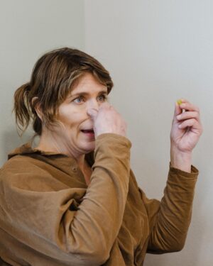 Vivian Howard Instagram - You think you know a thing, until you really get to know a thing. I’ve cooked for more than 20 years professionally and thought I knew a little about olive oil. But several weeks ago I had the opportunity to attend the olive harvest at @corto_olive in Lodi and my mind was blown. I’ve always been of the opinion that everything culinary, especially olive oil, is just better in Europe. But my time with the corto folks proved otherwise. 

These smart people have taken a centuries old process and improved upon it. Believe it or not, the freshest, tastiest most vibrant olive oil you can buy is available right here, grown and harvested and pressed domestically in California. 

Thanks again for a wonderful trip, @corto_olive. And for those of you who aren’t so lucky to find yourself in their olive grove, go get yourself some quality oil at corto-olive.com.

Photos by @thegrowingseasons