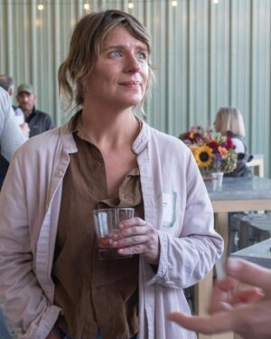 Vivian Howard Instagram - You think you know a thing, until you really get to know a thing. I’ve cooked for more than 20 years professionally and thought I knew a little about olive oil. But several weeks ago I had the opportunity to attend the olive harvest at @corto_olive in Lodi and my mind was blown. I’ve always been of the opinion that everything culinary, especially olive oil, is just better in Europe. But my time with the corto folks proved otherwise. 

These smart people have taken a centuries old process and improved upon it. Believe it or not, the freshest, tastiest most vibrant olive oil you can buy is available right here, grown and harvested and pressed domestically in California. 

Thanks again for a wonderful trip, @corto_olive. And for those of you who aren’t so lucky to find yourself in their olive grove, go get yourself some quality oil at corto-olive.com.

Photos by @thegrowingseasons