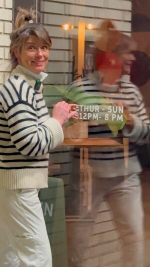 Vivian Howard Instagram - Surprise! We opened a new restaurant in Kinston today. Introducing 🟠🟣THE COUNTER 🟢🟡@chefandthefarmer. We’re open Thursday - Sunday 12-8. Come see us!