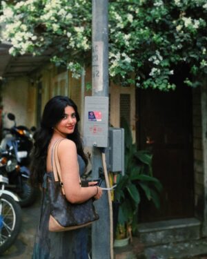 Wafa Khadeeja Rahman Instagram - पलट

#ootd #fashion #styling ₹outfitoftheday #cottagecore

[ Outfit of the day, fashion, styling, ootd, cottage core, summer dress, Bombay, Mumbai, cats ]