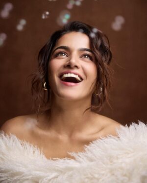 Wamiqa Gabbi Instagram - Jab life gives you troubles, surround yourself with bubbles 🫧 🥰