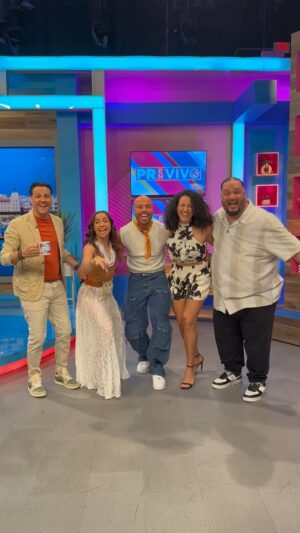 Wanda Sais Instagram - A son de #YoLaTengo mi visita en @prenvivot11 

Gracias a los colegas por recibirme y por hacerme coro pa’ tirarme un pal de soneitos 😂 

.
#andreswaldemarpr #tv #prenvivo #salsa #PuertoRico 
#Cantante #YoLaTengo #reels #musica #fyp