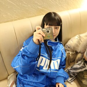 Wen-Ling Cheng Instagram - 今年想做的事之二
收集吊飾
研究像素圖

🧥 @puma 
🧦 @rabbitfoot.tw 
👟 @puma 
吊飾 ✿ @filter017 @junoson @strangerthingstv