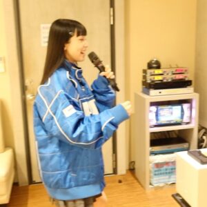 Wen-Ling Cheng Instagram - 今年想做的事之二
收集吊飾
研究像素圖

🧥 @puma 
🧦 @rabbitfoot.tw 
👟 @puma 
吊飾 ✿ @filter017 @junoson @strangerthingstv