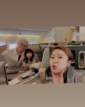Windie Chang Instagram - 新年大快樂🎉我們又來到美國過新年了🧨
進入正式放假啦～也繼續介紹好吃好玩的洛杉磯給大家認識❤️

很開心癑順利到達🫣因為一到機場發生了差一點要整個改票得狀況，再來好好休息分享給大家🤣