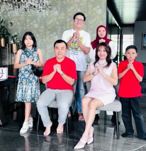 Actress Wiwid Gunawan HD Photos and Wallpapers January 2025