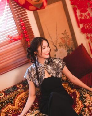 Worranit Thawornwong Instagram - 🏮 愿今年给你带来财富、健康和无尽的快乐🫶🏻❤️🧧
May this year bring you wealth, health, and endless joy!