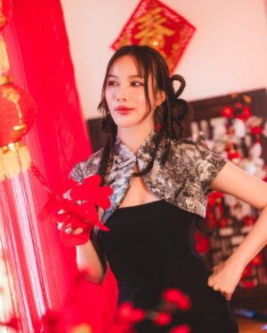 Worranit Thawornwong Instagram - 🏮 愿今年给你带来财富、健康和无尽的快乐🫶🏻❤️🧧
May this year bring you wealth, health, and endless joy!
