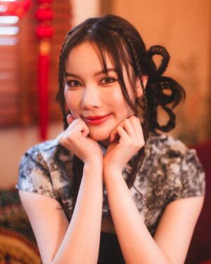 Worranit Thawornwong Instagram - 🏮 愿今年给你带来财富、健康和无尽的快乐🫶🏻❤️🧧
May this year bring you wealth, health, and endless joy!