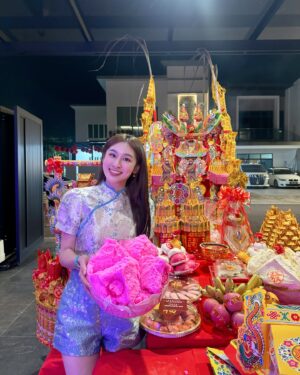 Yang Guang Ke Le Instagram - 新年就是要热热闹闹🥳🧨
发发发☺️