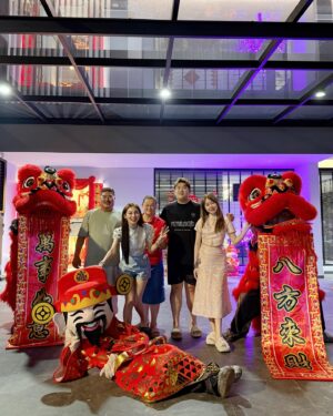 Yang Guang Ke Le Instagram - 新年就是要热热闹闹🥳🧨
发发发☺️