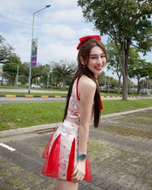 Yang Guang Ke Le Instagram - Chor 🖐🏻❤️红红哒~😘
🐍什么都有！