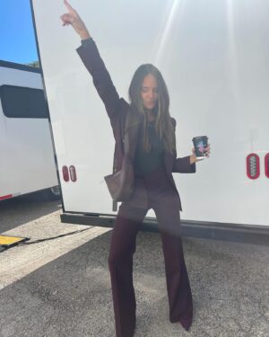 Yara Martinez Instagram - Gloria’s back on #ChicagoPD tonight! Hope you enjoy watching it as much as I enjoyed being a part of it 💫 @nbconechicago