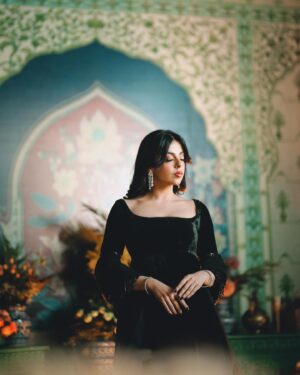 Yashma Gill Instagram - @mihhaofficial 
@waleedkayaniphotography 
@saad_hassann_ 
@mahnoorrehmatsphotography