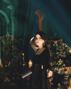 Yashma Gill Instagram - @mihhaofficial 
@waleedkayaniphotography 
@saad_hassann_ 
@mahnoorrehmatsphotography