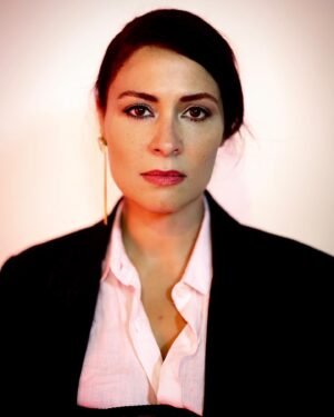 Yasmine Al Massri Instagram - So I met @timwhitbyphoto on the red carpet and took him on the side and said : I need new headshots ! And the rest was history 🙏🏻 thank you so much Tim 🙏🏻