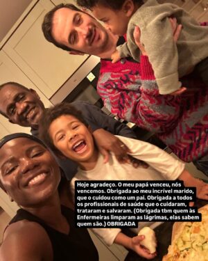 Yolanda Tati Instagram - Ele venceu! Este post serve como um reforço e um apelo à esperança e à leveza no coração de quem trava uma batalha contra o cancro, e como um apelo à prevenção e continua observação da saúde de quem amamos. O meu pai chegou a Lisboa em Agosto passado, contando ficar 2 meses… a vida surpreendeu-nos, testou-nos e convidou-nos para um passeio bem diferente. Eternamente grata a todos os Profissionais, Médicos, Enfermeiros, Técnicos, que salvaram a vida dele… E a nossa. ❤️

Faço este post depois de o deixar no aeroporto. E, pela primeira vez, não chorei. Estou feliz: O MEU PAI FOI VIVER.