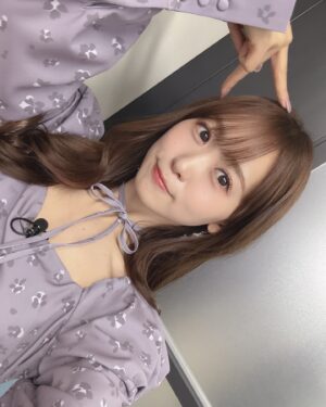 Yu Serizawa Instagram - ・

ユメステ特番でした！

みんなより先輩の蕾らしく
ちょっと大人っぽゆうちゃん、いかがかね？💜

私服
ワンピース　@rienda_official 
ブーツ　@zara

#猫足蕾
#ユメステ
#ワールドダイスター