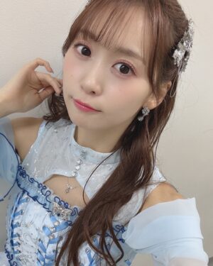 Yu Serizawa Instagram - ・

週末アイドルしてました🫶
初アリーナの衣装、あの日以来着たけどやっぱり可愛いくて可愛くて可愛すぎて、私の可愛さが倍増しちゃってた〜🩵🩵

君はどっちがすち？

#オサレカンパニー
