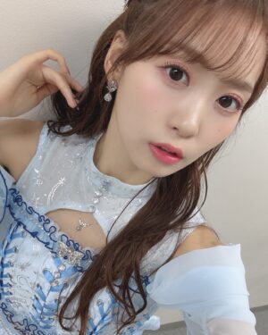 Yu Serizawa Instagram - ・

週末アイドルしてました🫶
初アリーナの衣装、あの日以来着たけどやっぱり可愛いくて可愛くて可愛すぎて、私の可愛さが倍増しちゃってた〜🩵🩵

君はどっちがすち？

#オサレカンパニー