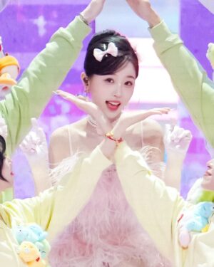 Yu Shuxin Instagram - 新年快乐🎆