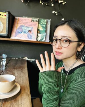Yumi Adachi Instagram - 💚🖤💚
私の中で、メガネが来ている
いまさらながら...