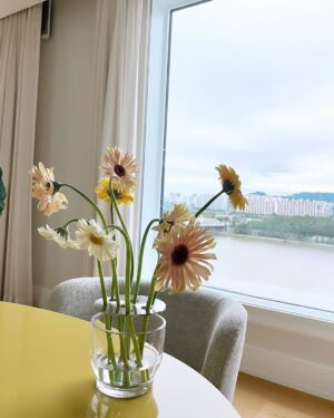 Yuna Kim Instagram - 거셀존됐넹🤳🌼 2024 안녕 2025 💕