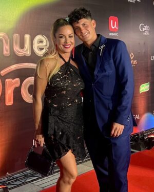 Yuyuniz Navas Instagram - Vivir solo es eso.
… amo las fotos jaja 
#copihuedeoro #bellezareal #mujervaliente #inspiracion