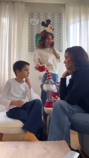Zeynep Beşerler Instagram - Teyzelerin ailedeki konumu😄