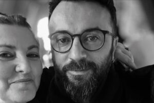 Zeynep Kumral Instagram - Kamera arkası-önü
Sete gidiş-dönüş
3-2-1 oyun-kestik
Oğullar
Torunlar
Yönetmenimiz
Görüntü Yönetmenimiz
1.ekip-2.ekip
Saç-makyaj
Sürekli düşen örtüme giden elim
Camera Crew
Gelin Hanım
Yıllar sonra Barış Beyler 😂
Elbette her zaman her yerde #zek 
İşte haftanın özeti…
#selahaddineyyubi