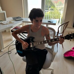 Zoe Gotusso Instagram - Enero 2025
haciendo musica nueva y tocando Cursi en vivo, 💋