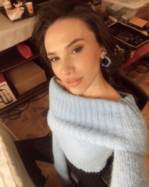 İlayda Aydın Instagram - Dumpingenin sadece sığan kısmı 🤭
Hepinize bayıldığımı söylememe herhalde gerek yok 🌹🌟
Canım BGM ✨♥️ 

@birgecemasaliatv