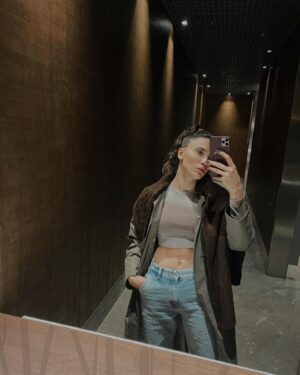 İlayda Aydın Instagram - Bazı aynalar🪞✨