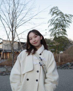 mako Instagram - 坊や初めての外泊でした🚼
ひっさしぶりの温泉は最高だった…飛べた…🧚