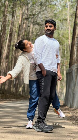sathya sai krishnan Instagram - ✨Happy valentines day love🤍 @anbu_vaathi 

1️⃣0️⃣ years of love🫶🏼 more to go✅
as v celebrate a decade of love know that the past 10 yrs hav been a dream and i cant wait for lifetime only with u🤍

Note: Endha video eduka na patta paadu😴🤧

#love #valentines #valentinesday #lovers #livelife #lovelife #lovemarriage #loveislove #loveyou #lovestory #lovewins #happy #happycouple #couple #travel #lovetravel #enjoy #travelphotography #instagood #instalike #reels #reelsinstagram #reelkarofeelkaro #like4like #trendingreels #trending #viral #reelitfeelit #lovereels #lovesongs