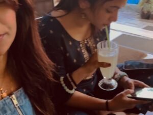 vaishnavi naaiyak Instagram - Day3_ wid her ❤️
.
.
.
.
#girlstrip #girl #srilanka #srilankatravel #ninearchbridge #travelphotography